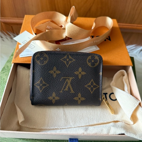 🤎 Louis Vuitton Monogram Zippy Coin Wallet 🤎 - Picture 8 of 15